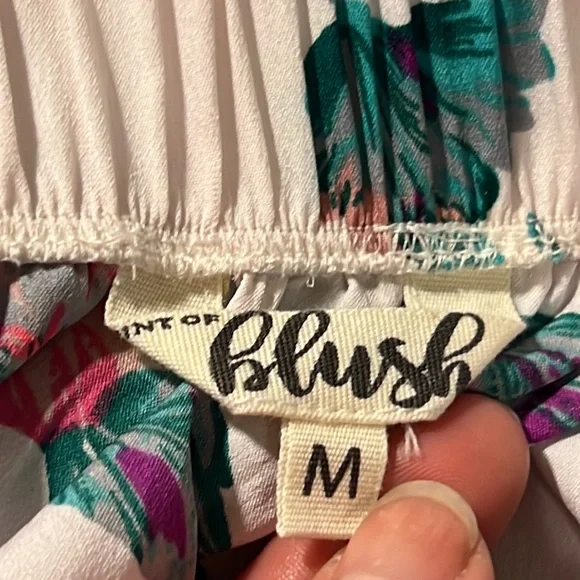 Hint of Blush Off the Shoulder Romper Women’s Size Medium Shorts Jumpsuit NWT - Picture 14 of 15